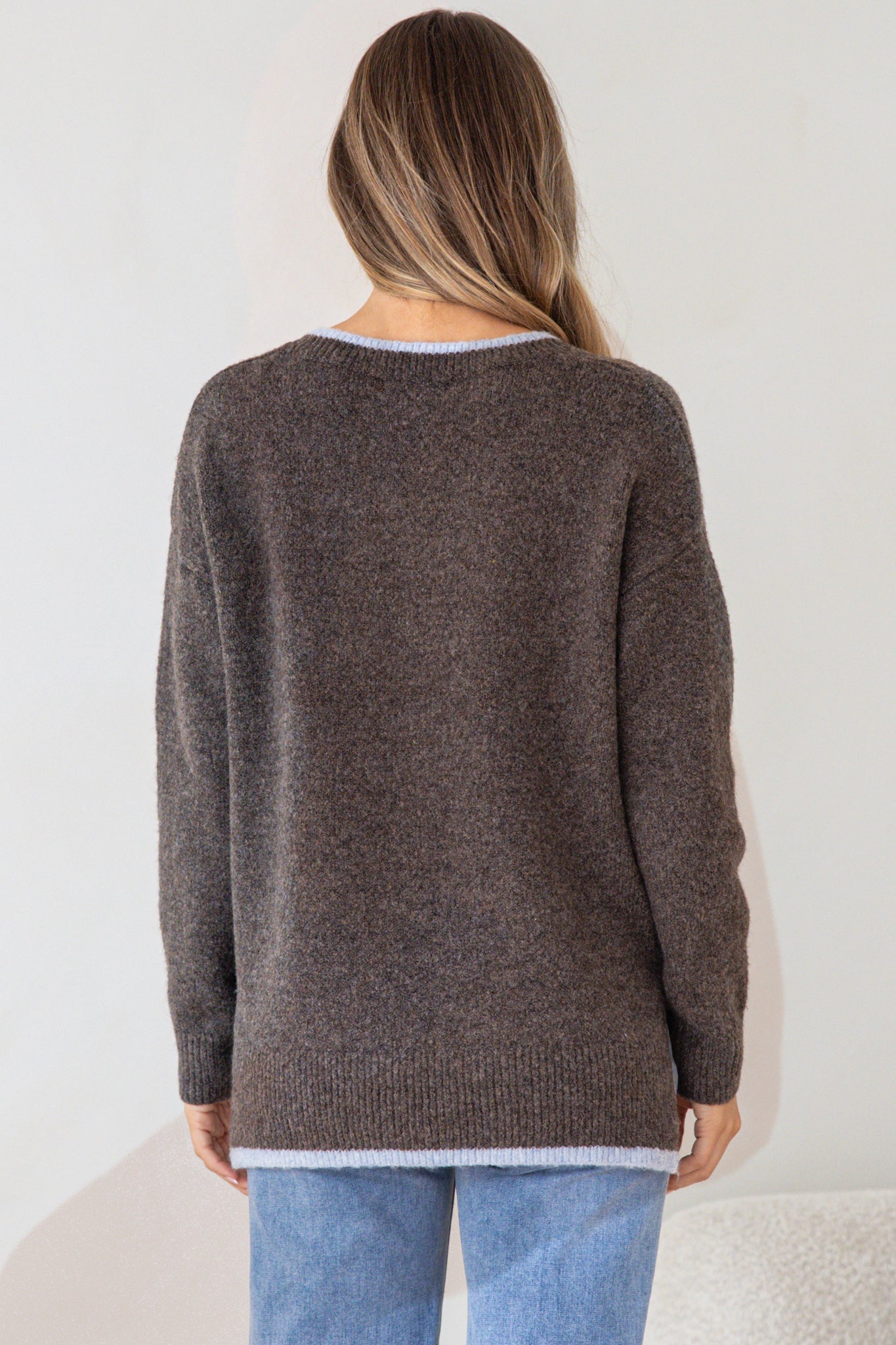 Edan Jumper - V-Neck Contrast Trim Step Hem Jumper in Chocolate