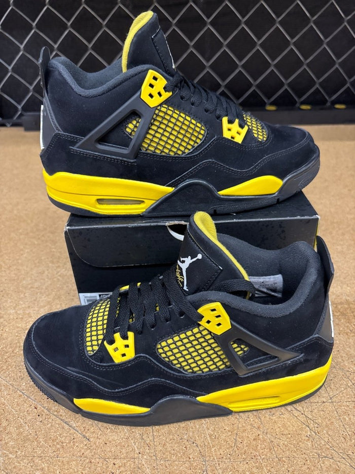 Jordan 4 Yellow Thunder -Gradeschool 6.5- Used - Sneakers - Jawns on Fire Sneakers & Shoes