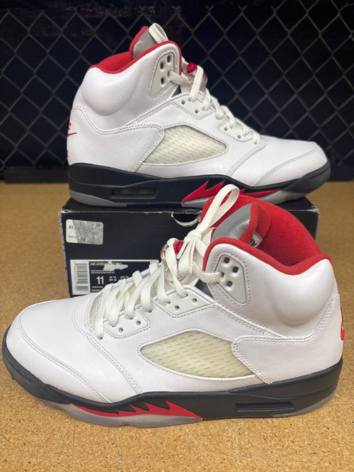 Jordan 5 Fire Red Silver Tongue (Men 11) Used