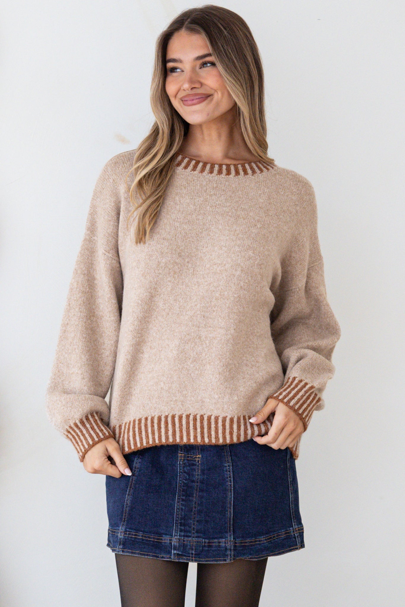 Aura Jumper - Crew Neck Jumper with Contrast Stripe Trim in Mocha