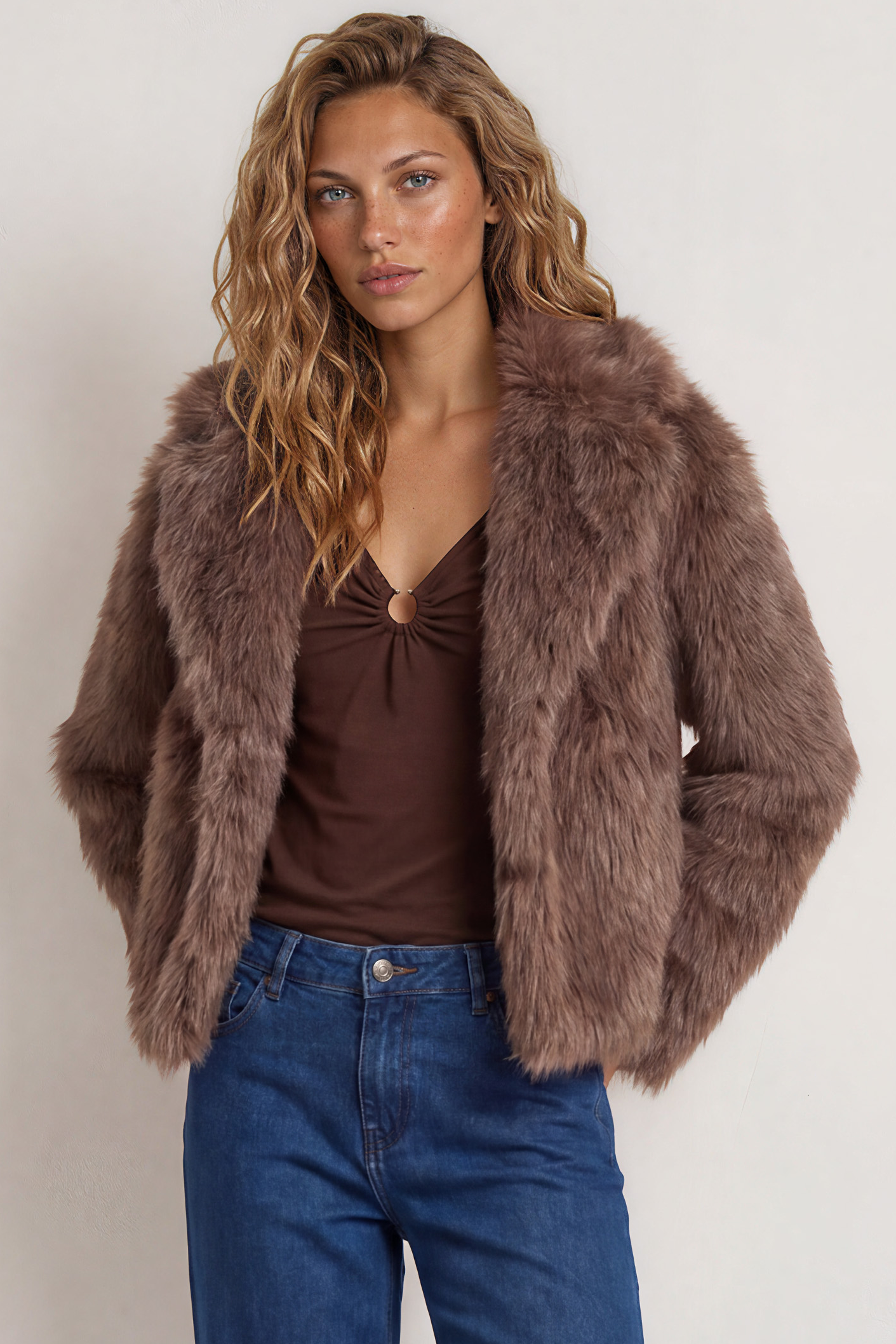 Letoile Coat - Notched Collar Faux Fur Jacket with Pockets in Mocha