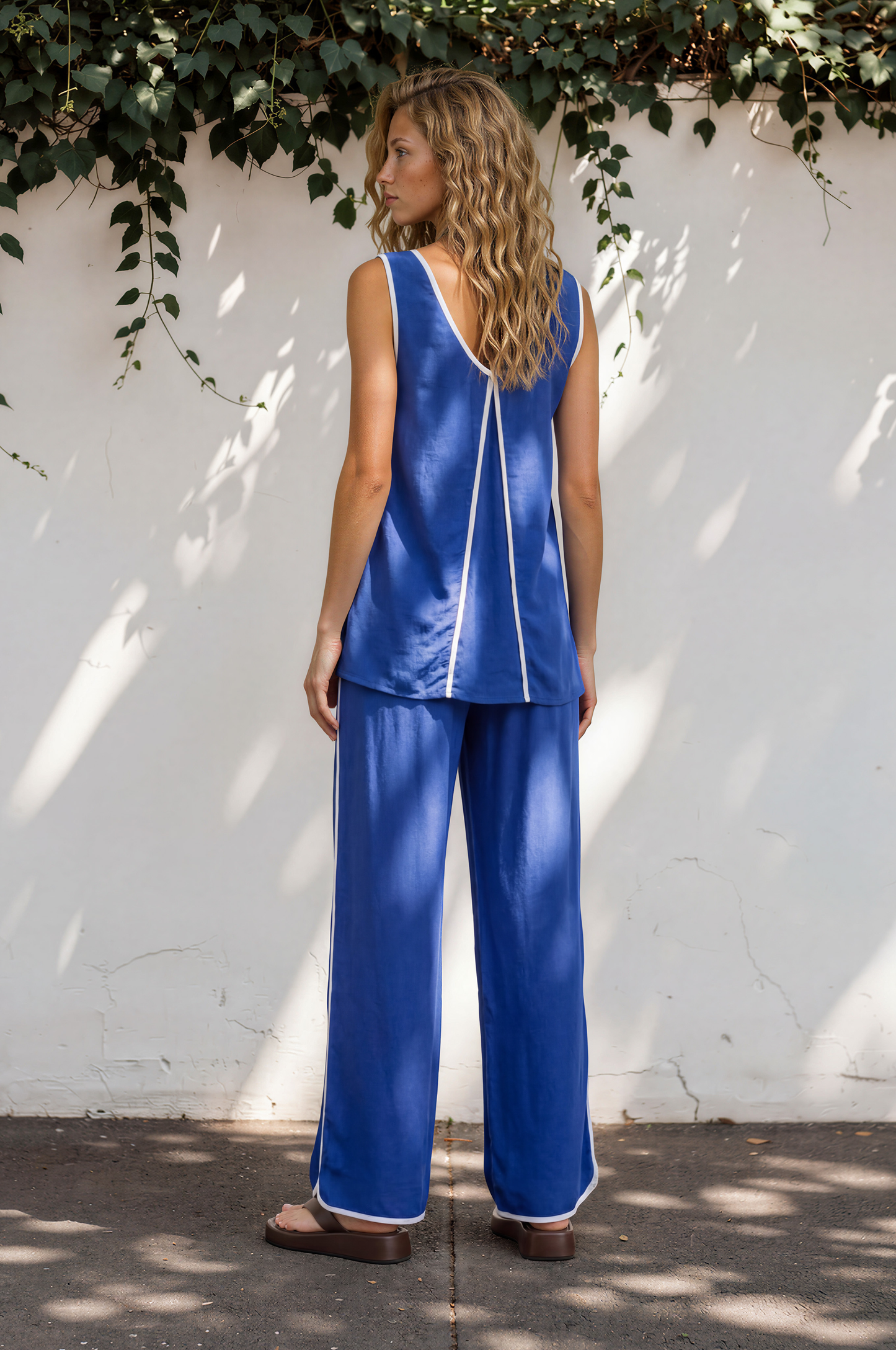 Danica Set - Contrast Piping Detailed Pants and Sleeveless Top in Cobalt