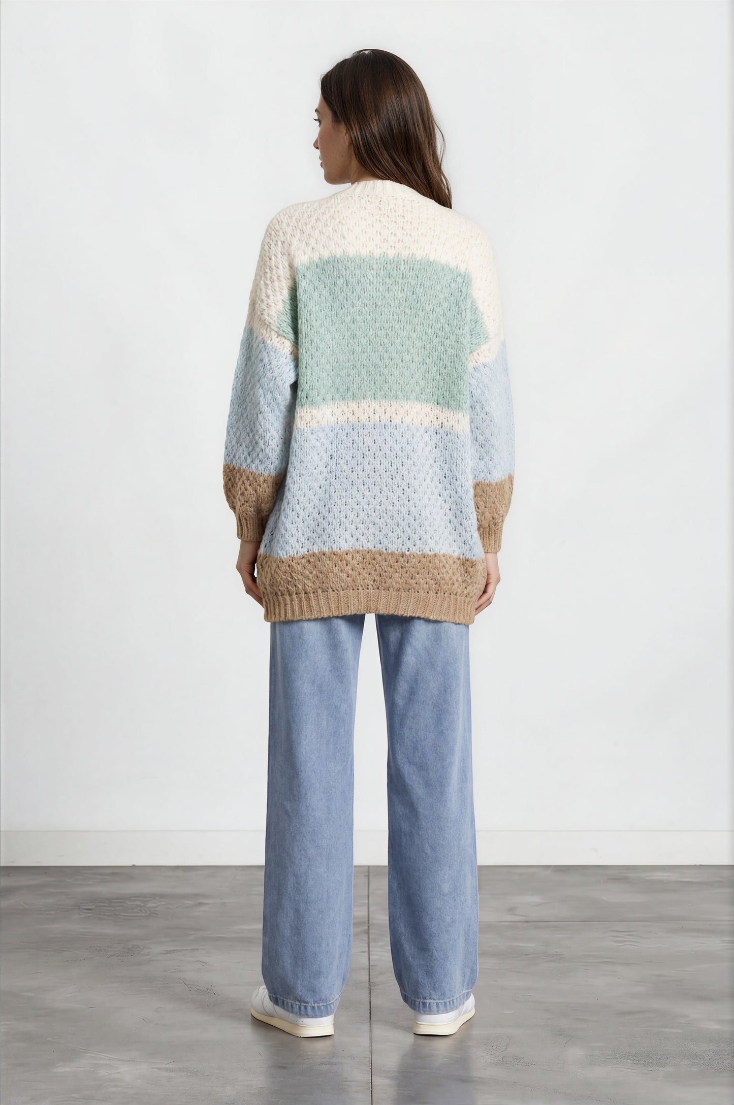 Kash Jeans - Relaxed Mid Rise Mum Jeans in Light Denim