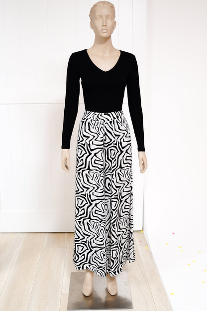 Channing Pants - High Waisted Wide-Leg Pants with Pockets in Jangle Print Black