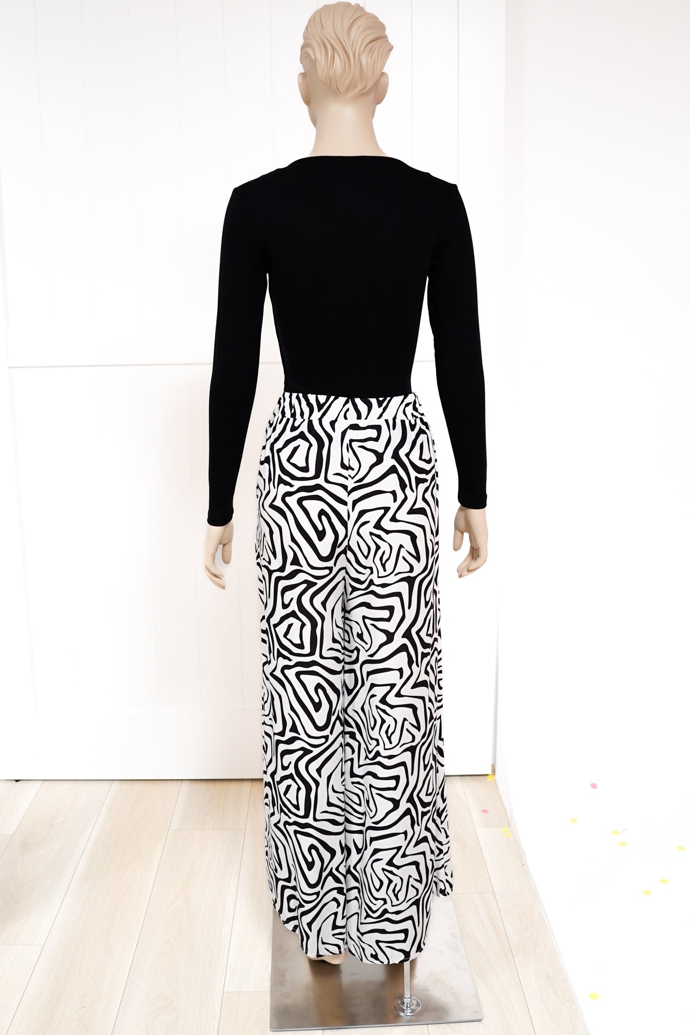 Channing Pants - High Waisted Wide-Leg Pants with Pockets in Jangle Print Black