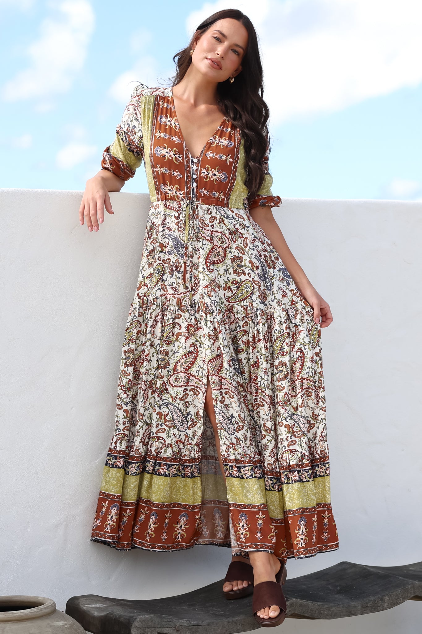 JAASE - Ebony Maxi Dress: V Neck Pull Tie Waist Dress with Front Split in Oakie Print