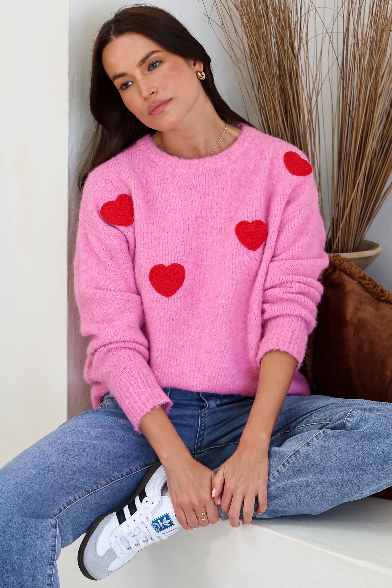 Ellie Jumper - Crew Neck Pull Over Contrast Heart Print Knit in Pink