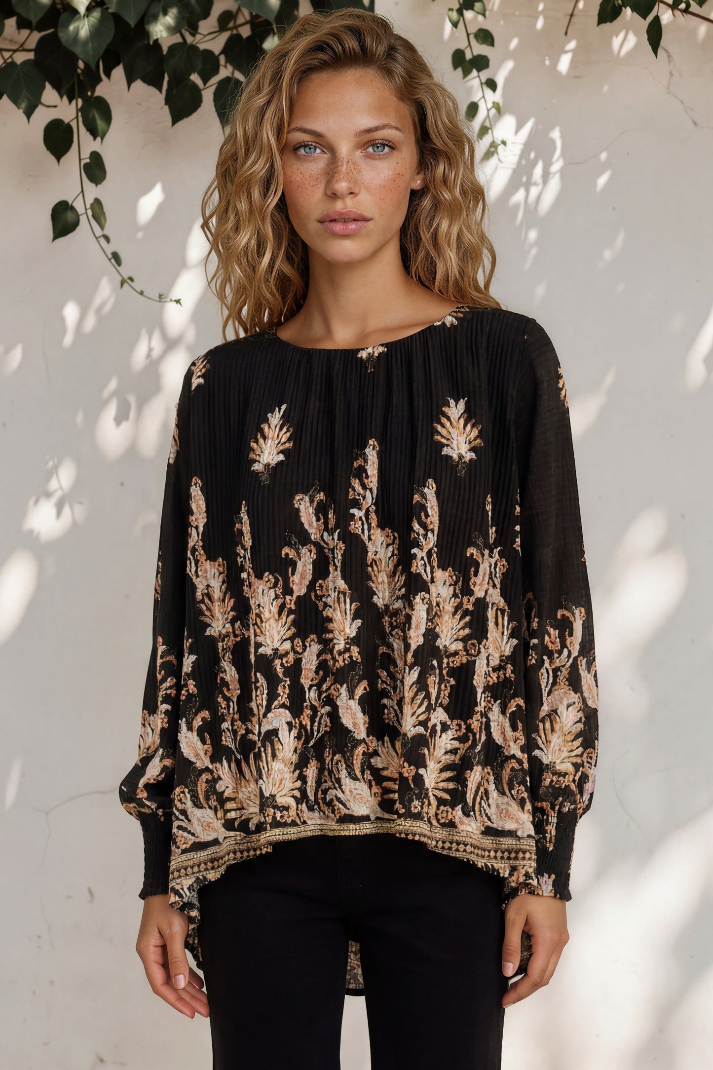 Gelina Top - Crew Neck Pleated High Low Pull Over with Balloon Sleeves in Lynsey Print Black