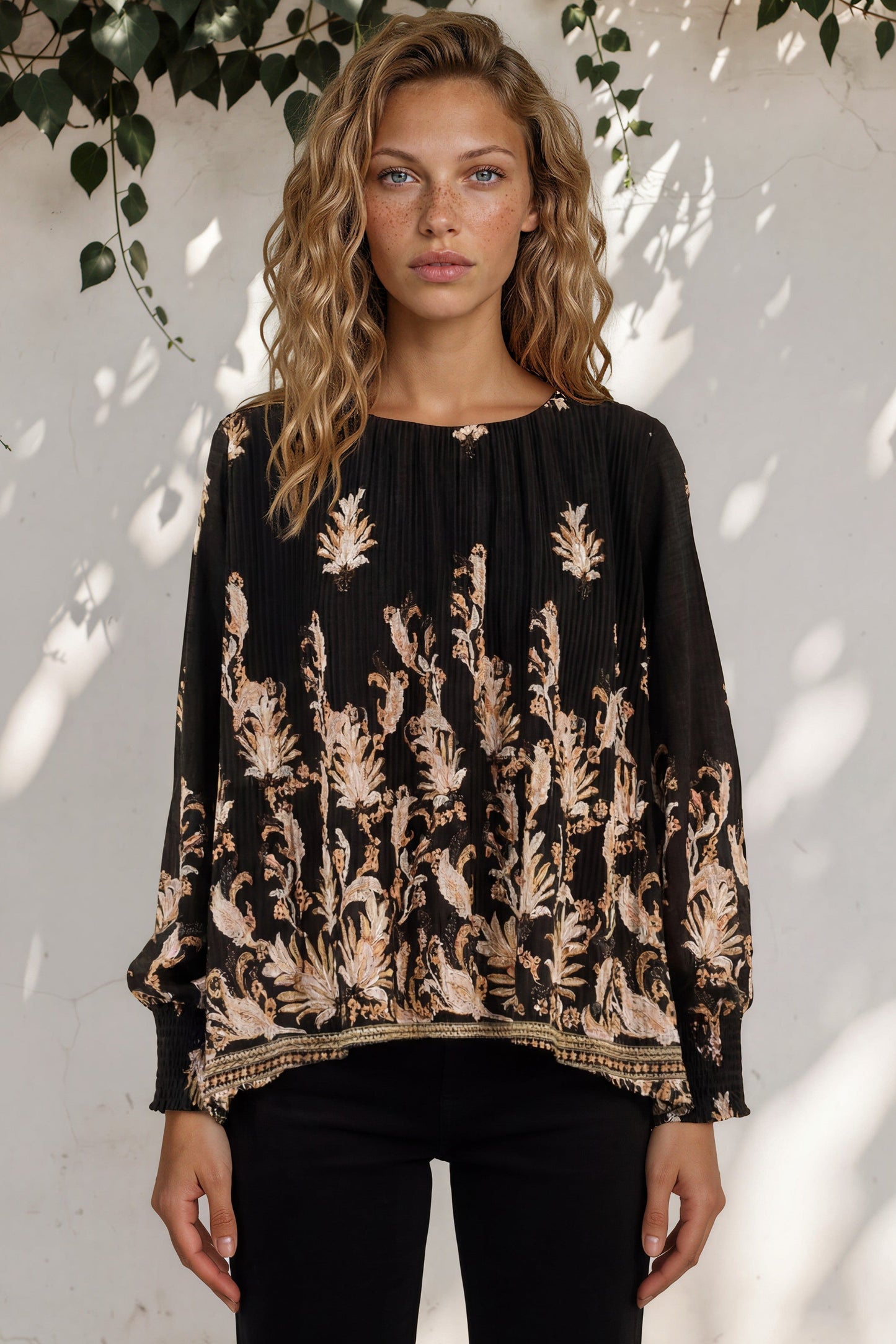 Gelina Top - Crew Neck Pleated High Low Pull Over with Balloon Sleeves in Lynsey Print Black