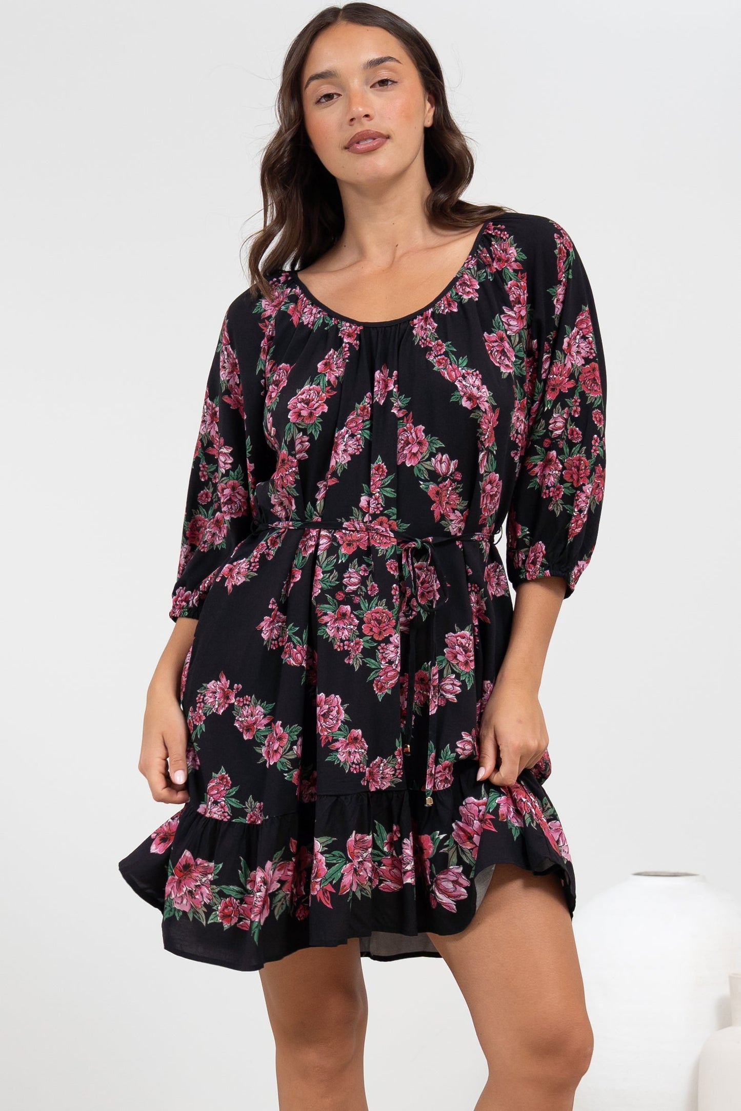 Jannis Mini Dress - Scoop Neckline Shift Dress with Belt in Love Story Print