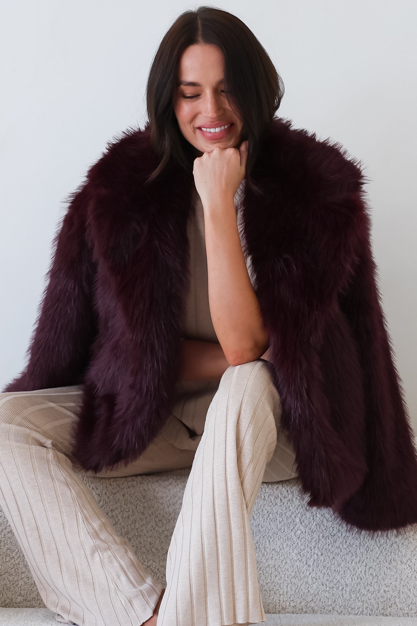 Letoile Coat - Notched Collar Faux Fur Jacket with Pockets in Burgundy