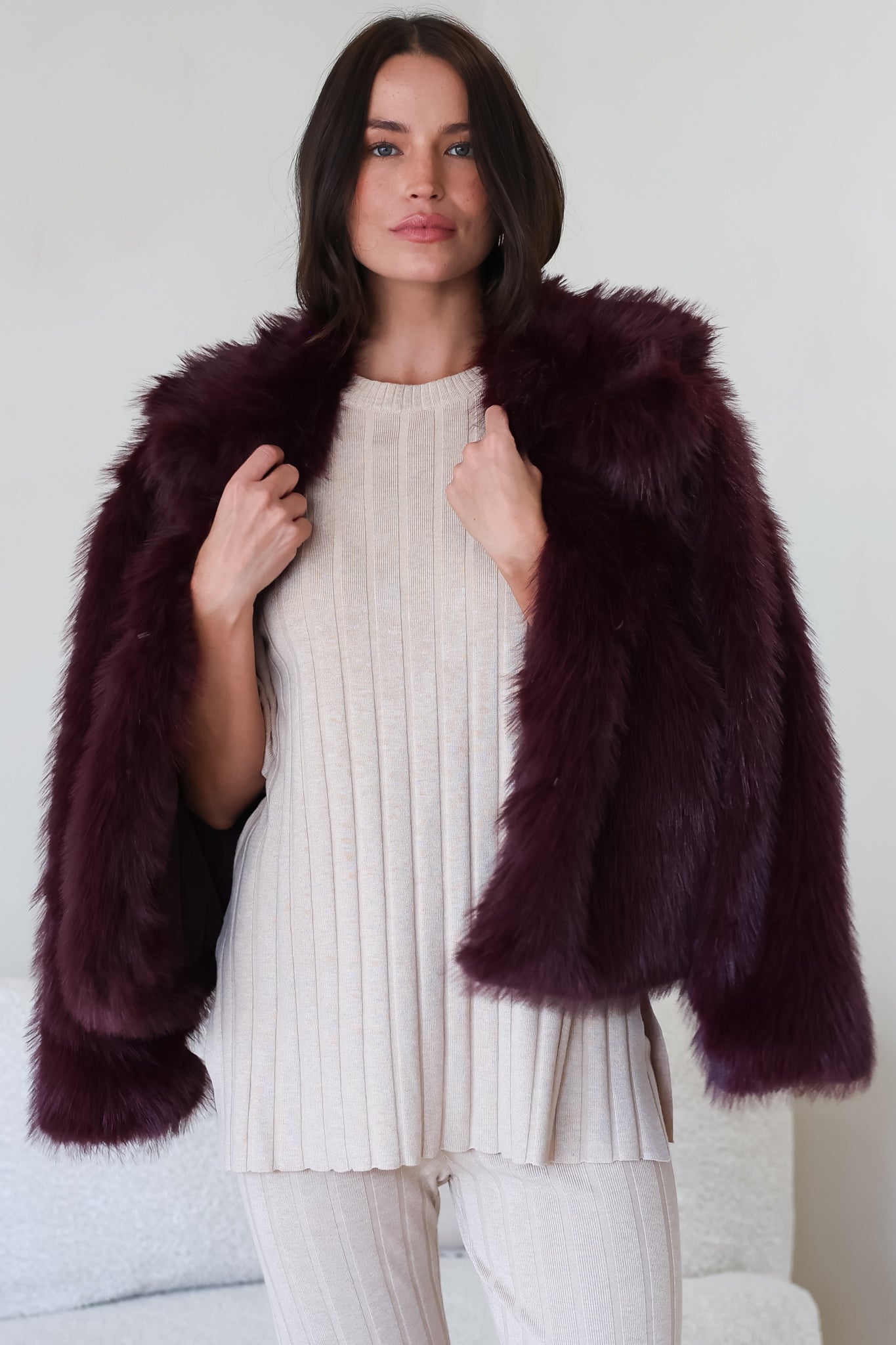 Letoile Coat - Notched Collar Faux Fur Jacket with Pockets in Burgundy