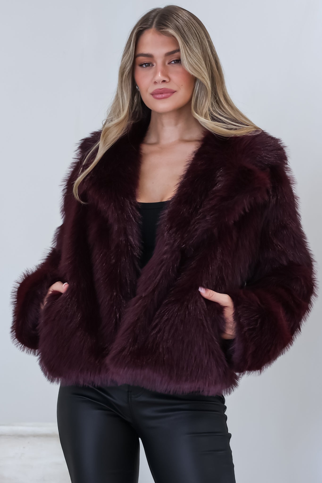 Letoile Coat - Notched Collar Faux Fur Jacket with Pockets in Burgundy