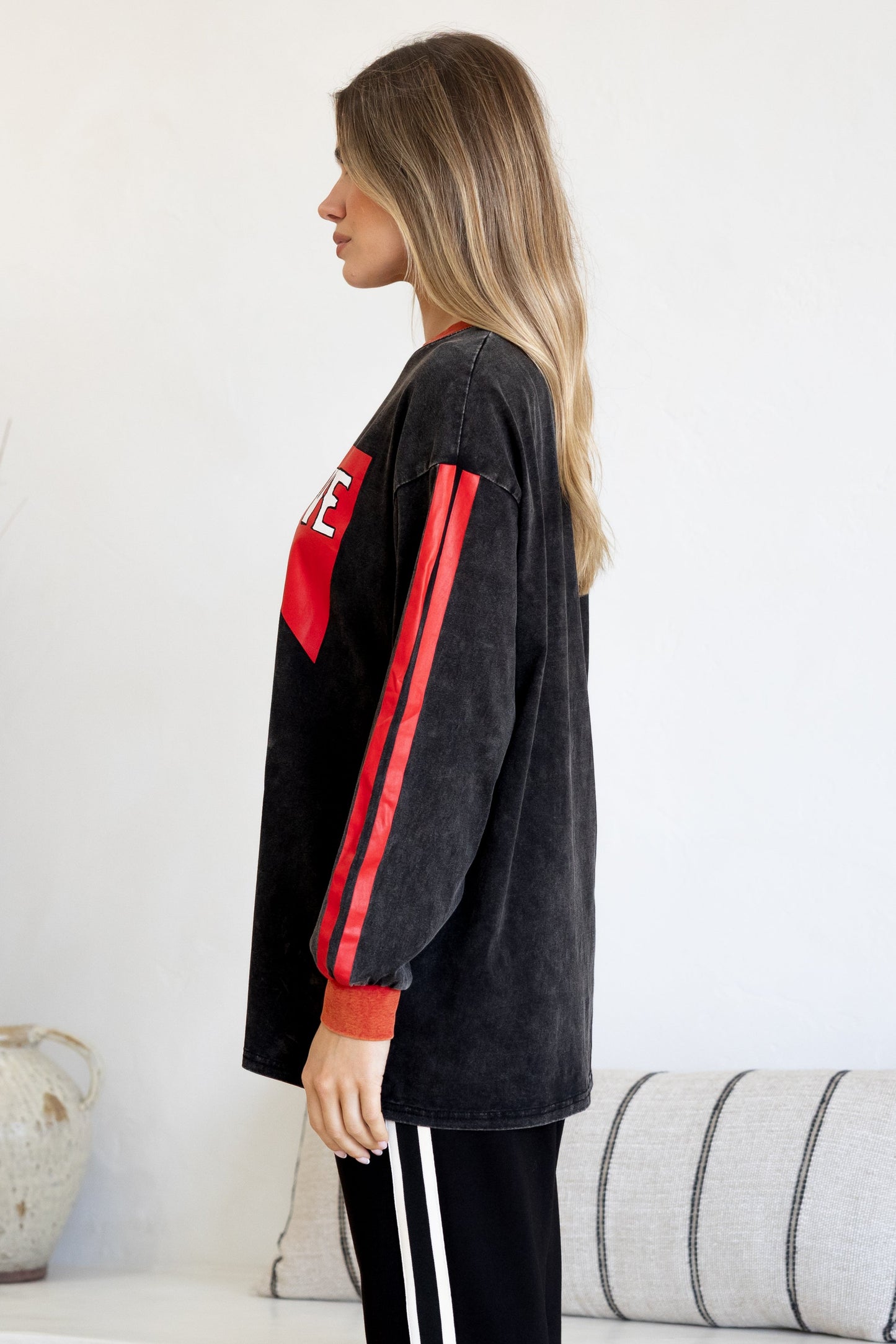 Long Live Cowgirls Long Sleeve Tee - Crew Neck Contrast Stripe Graphic T-Shirt in Black
