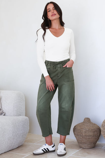 Lowen Barrel Jeans - Elasticated Waist Patch Pocket & Knee Detail Jeans in Khaki