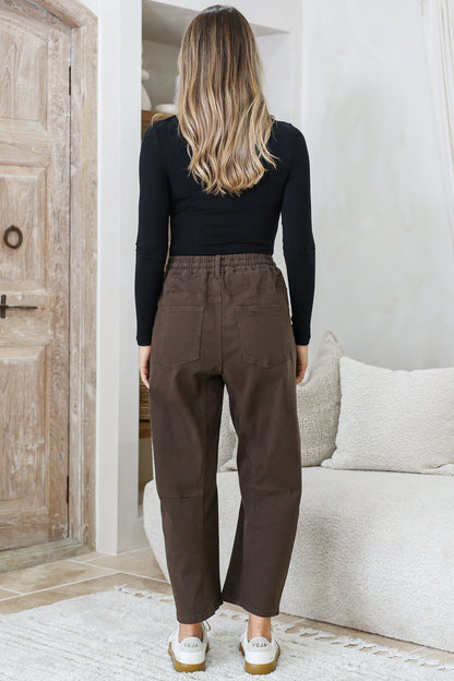 Lowen Barrel Jeans - Elasticated Waist Patch Pocket & Knee Detail Jeans in Chocolate