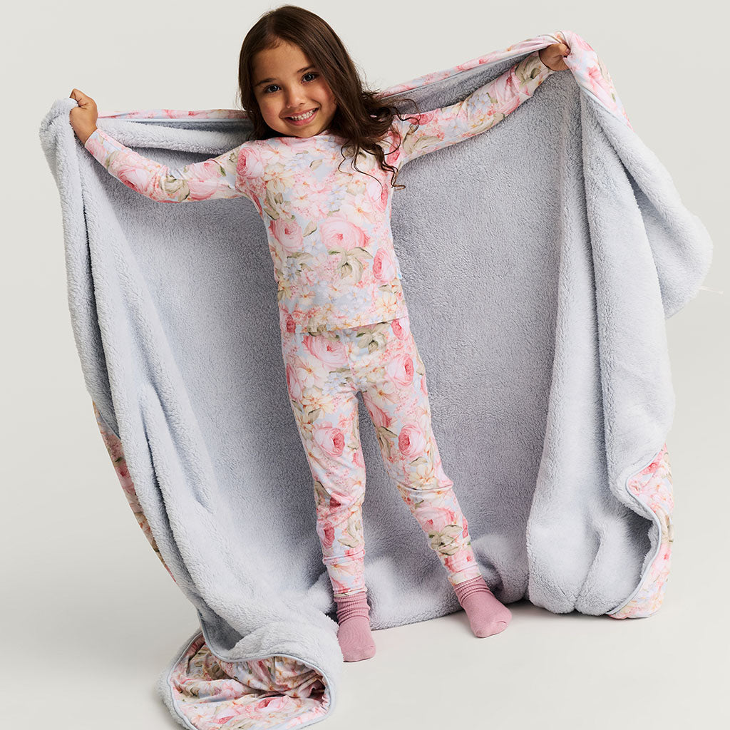 Rose Dreams Luxe Plush Patoo® Blanket