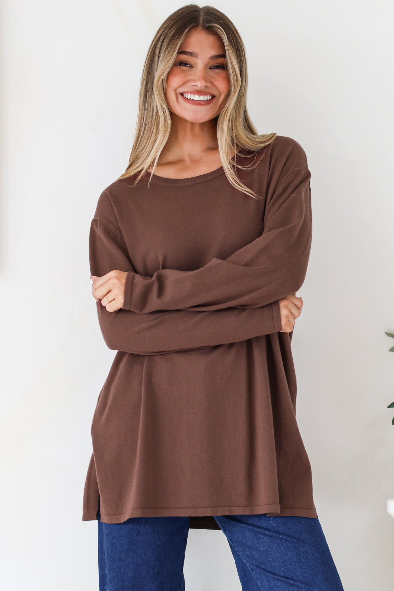 Rylee Jumper - Crew Neck Long Sleeve Pullover with Side Splits in Chocolate