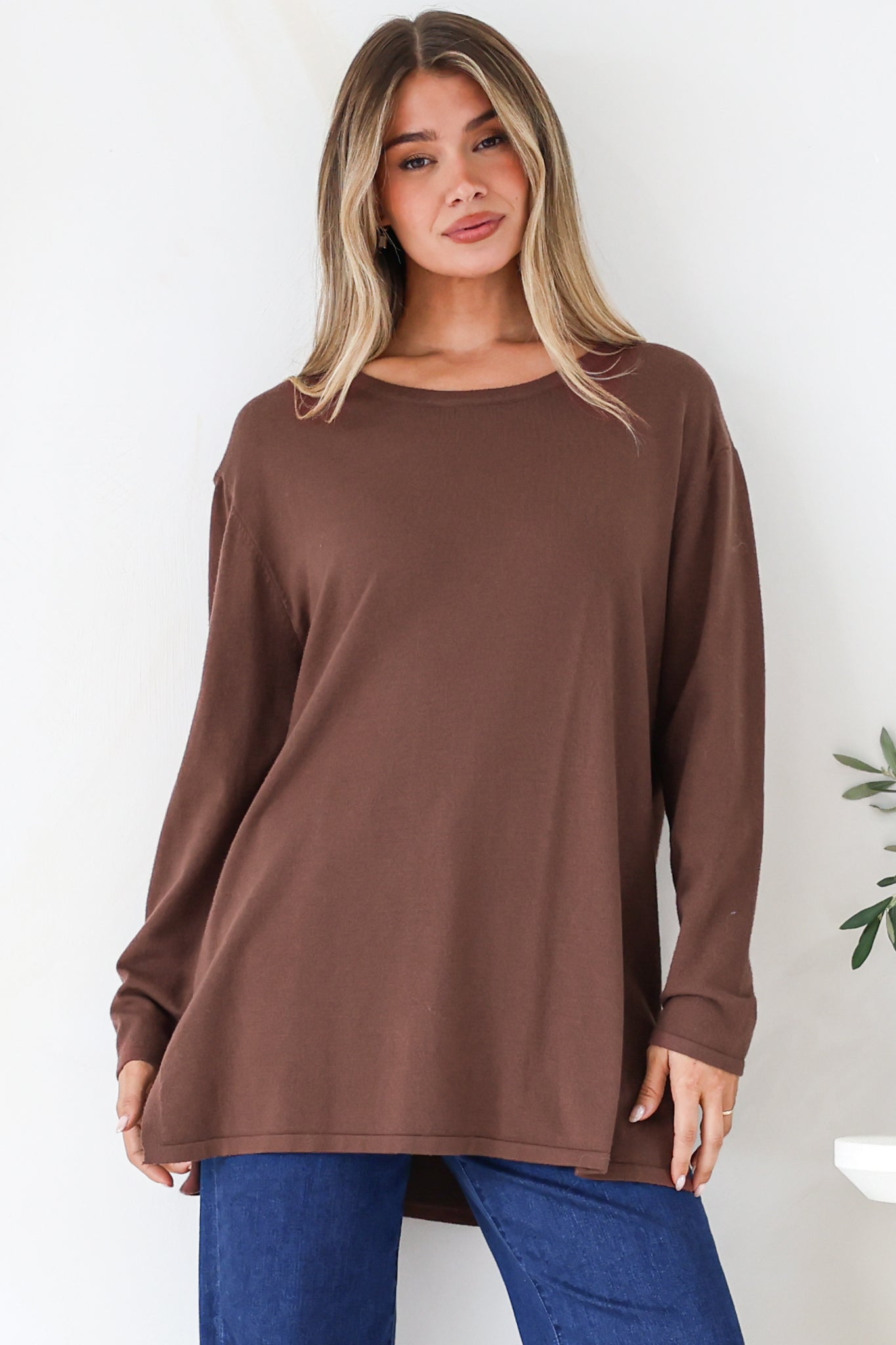 Rylee Jumper - Crew Neck Long Sleeve Pullover with Side Splits in Chocolate