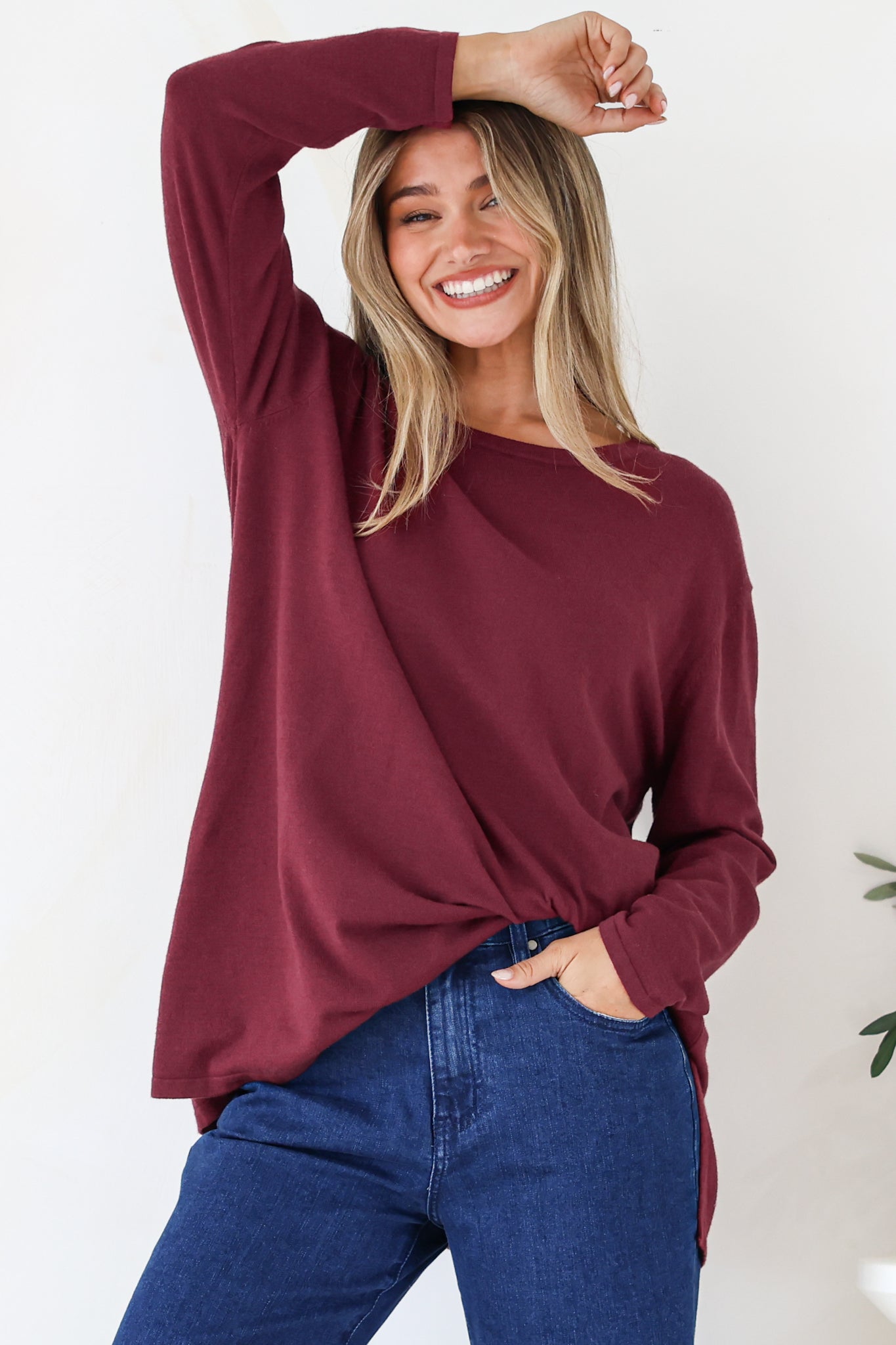 Rylee Jumper - Crew Neck Long Sleeve Pullover with Side Splits in Wine