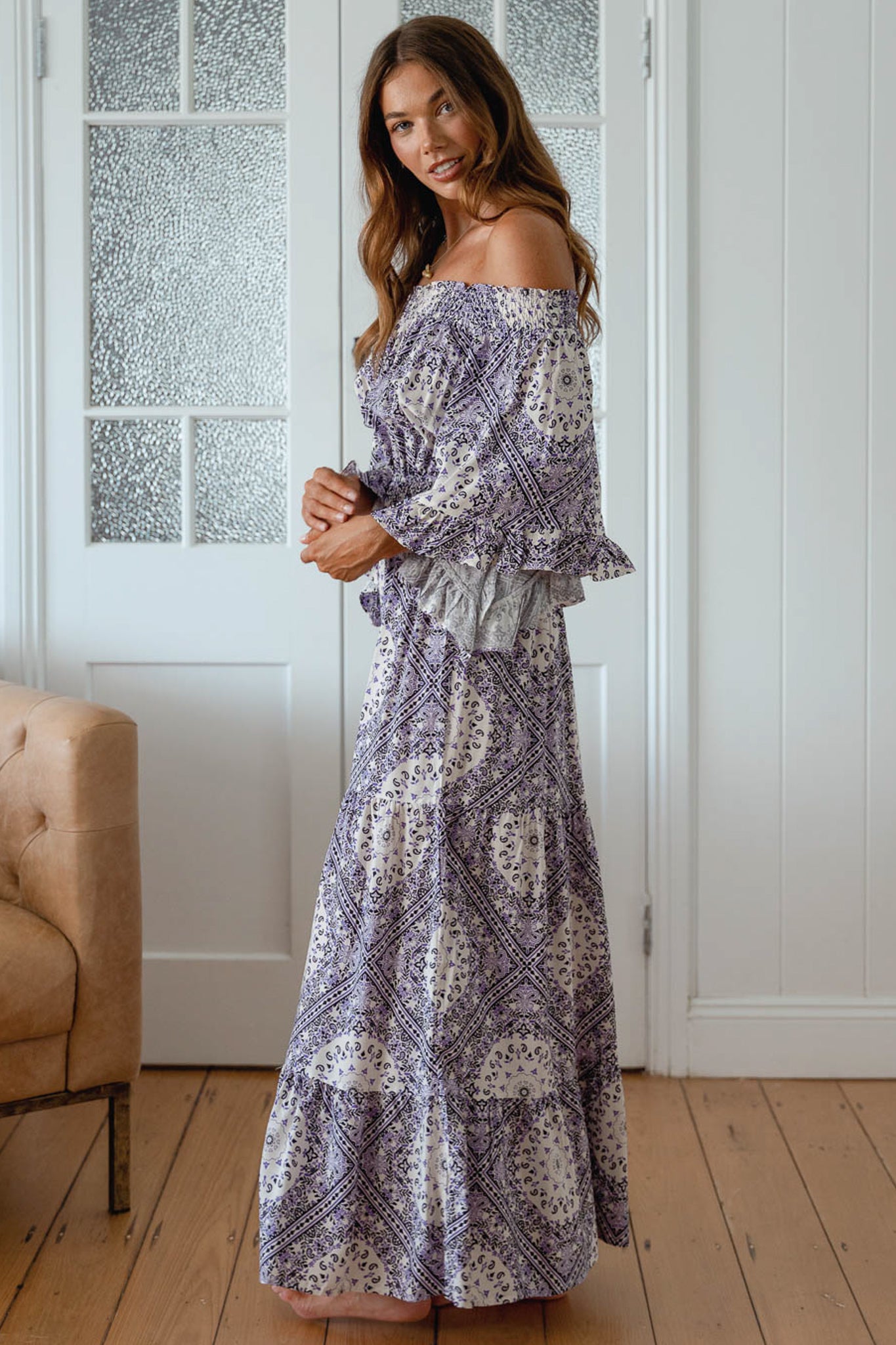 JAASE - Teegan Maxi Dress: Off Shoulder Scarf Sleeve Maxi Dress in Lilac Lullaby Print
