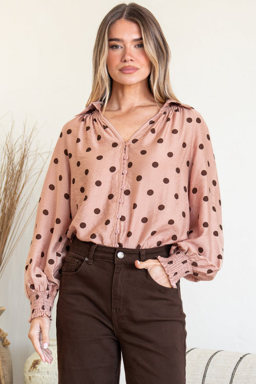 Yulissa Blouse - Wing Collar Button Down Scoop Hem Top in Pacey Spot Pink
