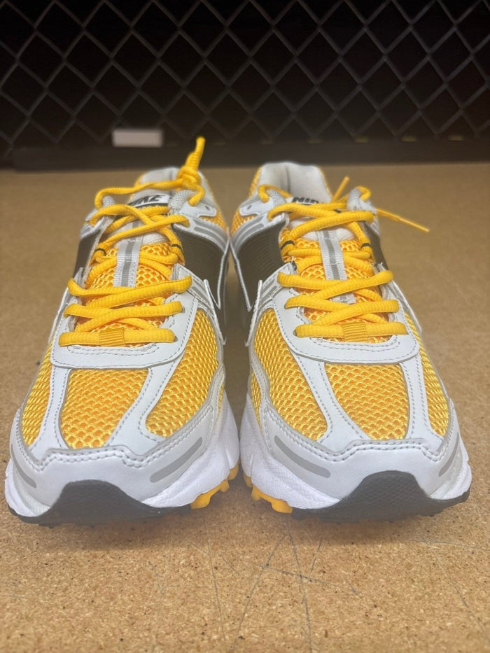 Nike Vomero Photon Dust Orange (Men 8) Used - Sneakers - Jawns on Fire Sneakers & Shoes